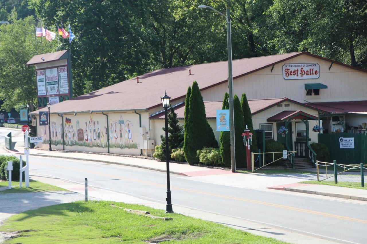 Alpine Village Inn Гелен Екстер'єр фото